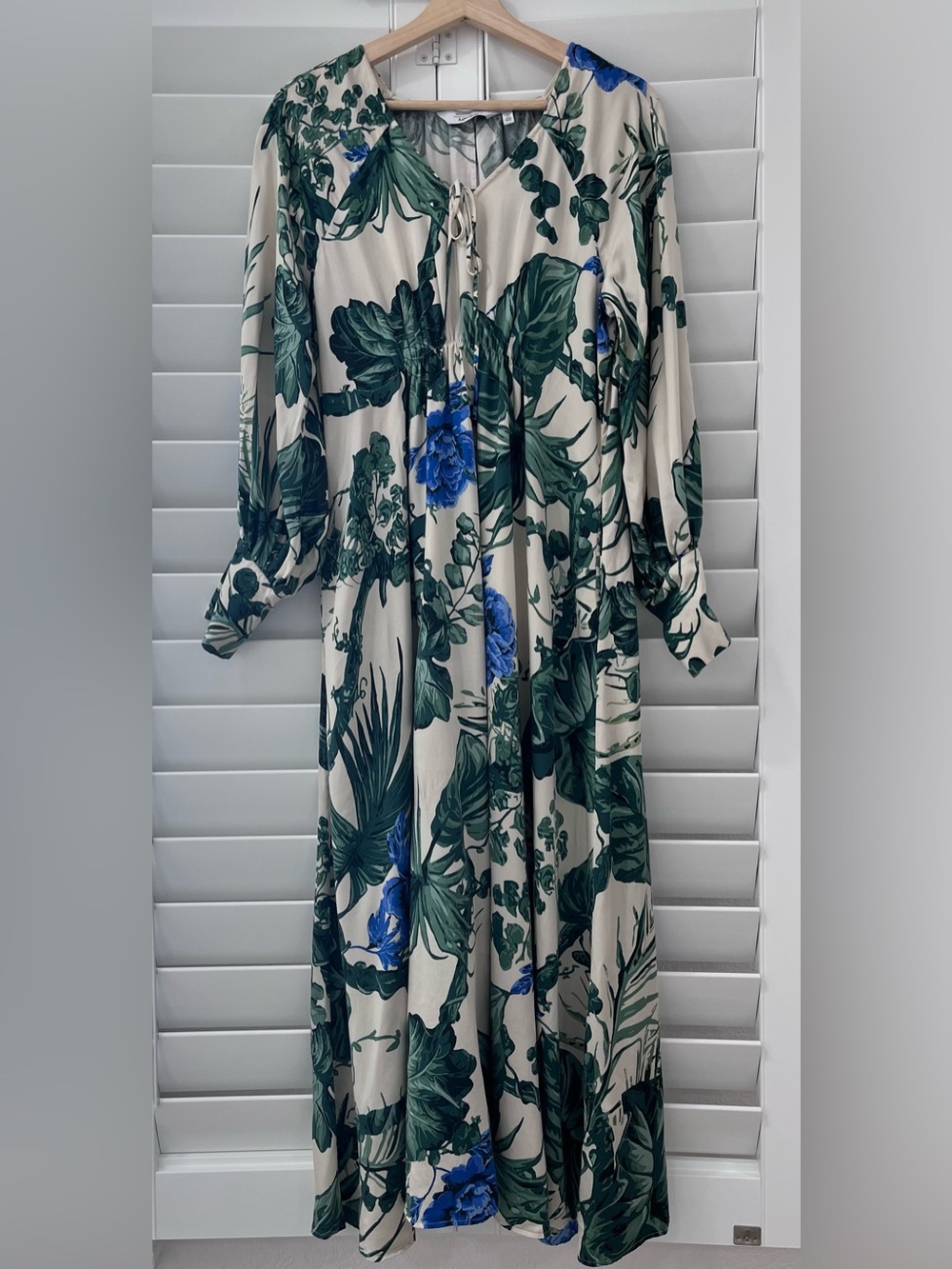 & Other Stories Los Angeles Atelier V-Cut Floral Satin Midi/Maxi Dress S